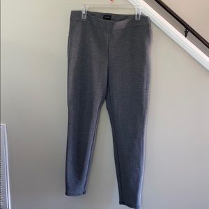 Black and white skinny ankle pants